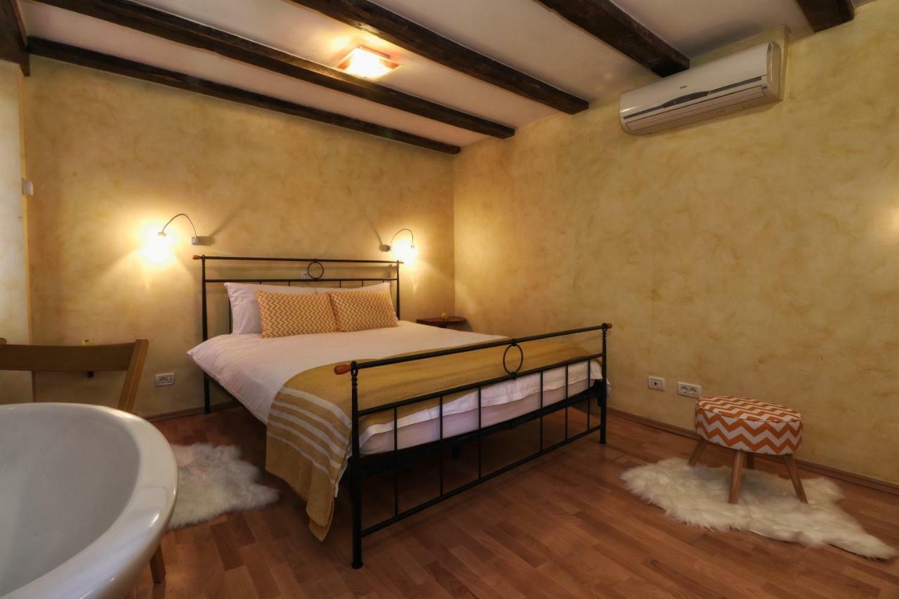 Superb Townhouse Villa Montalbano Rovinj Eksteriør billede