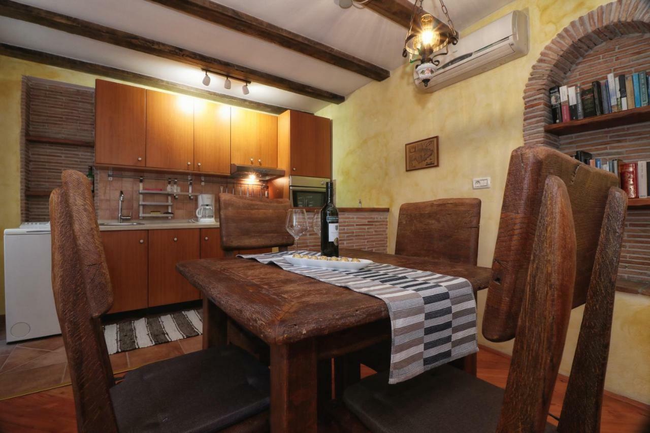 Superb Townhouse Villa Montalbano Rovinj Eksteriør billede
